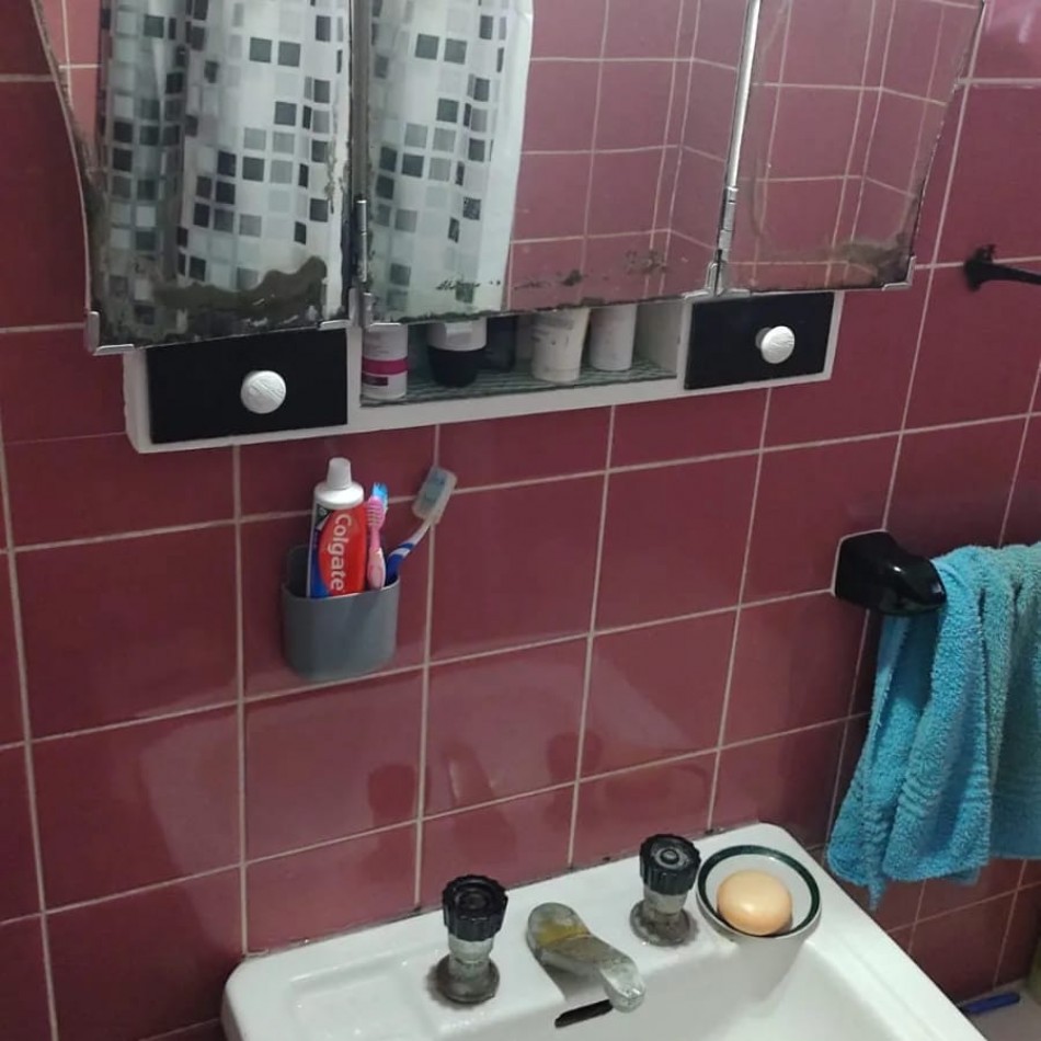 Departamento en PH en  venta de dos dormitorios en calle 8 entre 68 y 69 