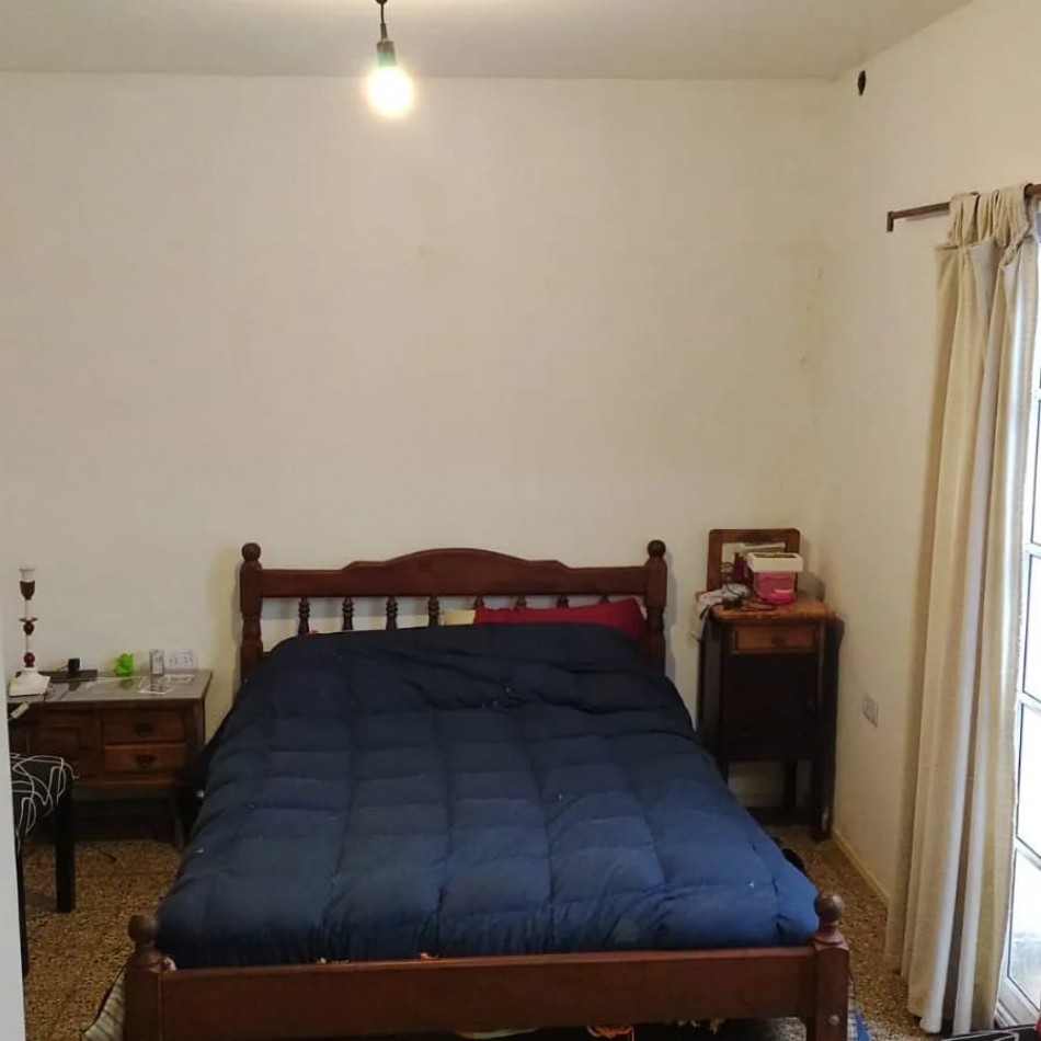 Departamento en PH en  venta de dos dormitorios en calle 8 entre 68 y 69 