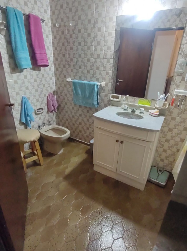 Casa sobre Av. Moreno 