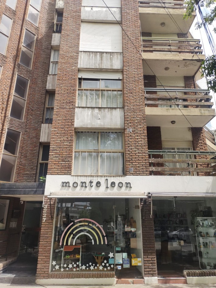 Departamento Frente a la plaza principal 