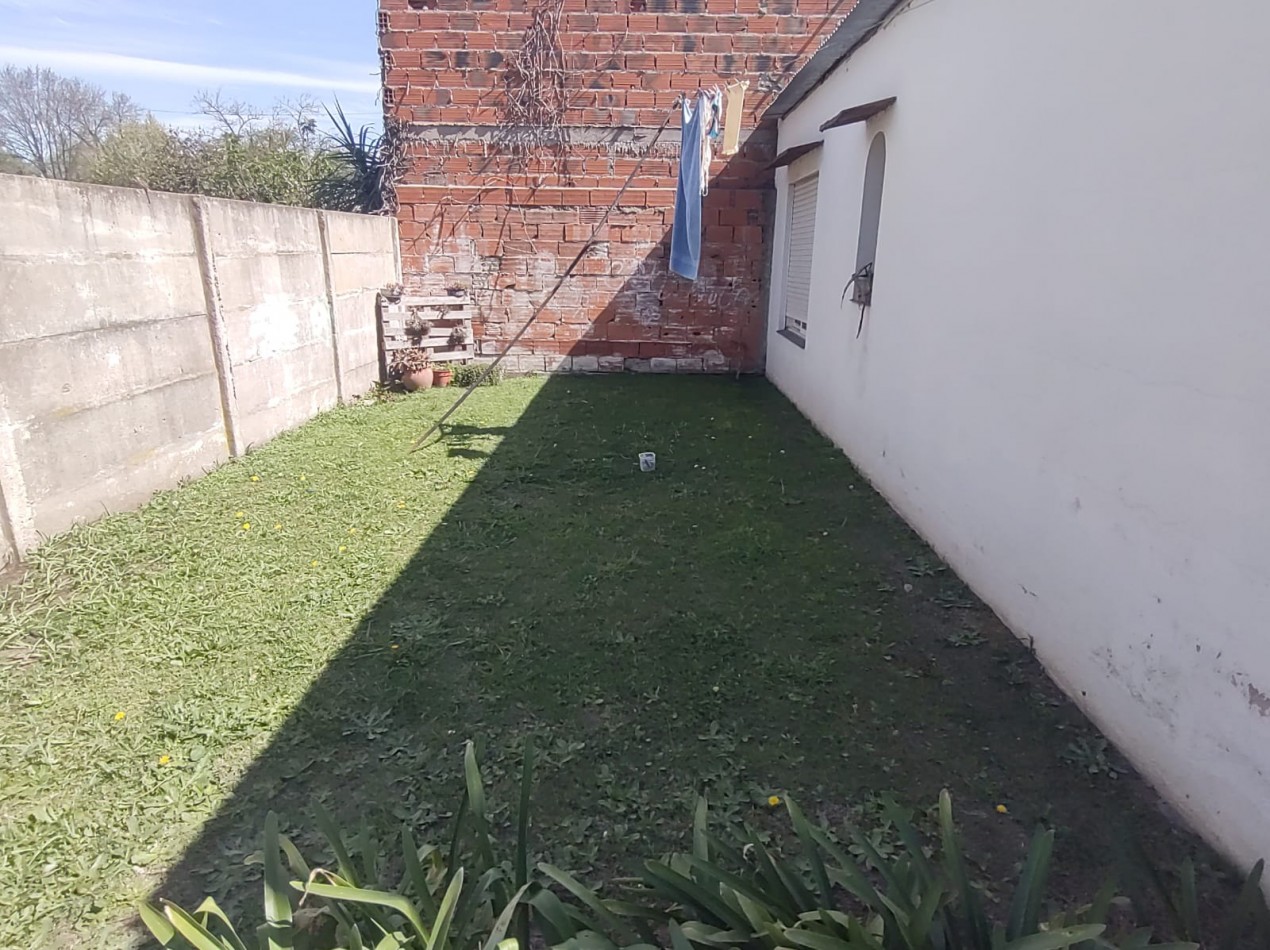 Casa en venta sobre ruta 205 entre Estrada y Av. Pereyra 