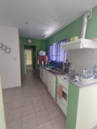 Venta de casa sobre Av. Rivadavia 